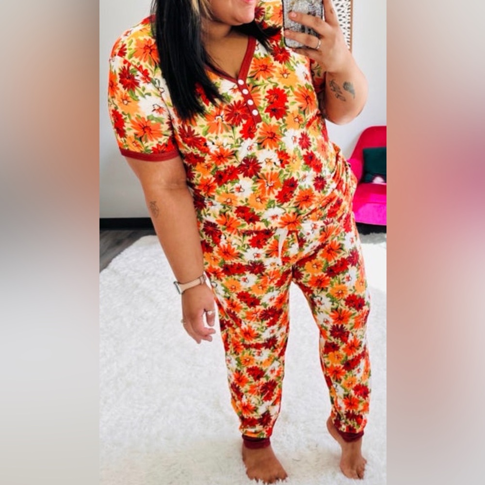 Shirley and Stone - Fall Flowers Sleepwear, Pajamas Lounge Set - Womans XS